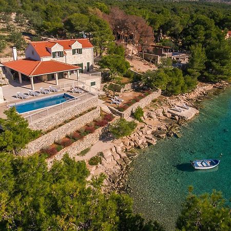 Luxury Villa Kate On Sea With Heated Pool Milna  Exterior photo