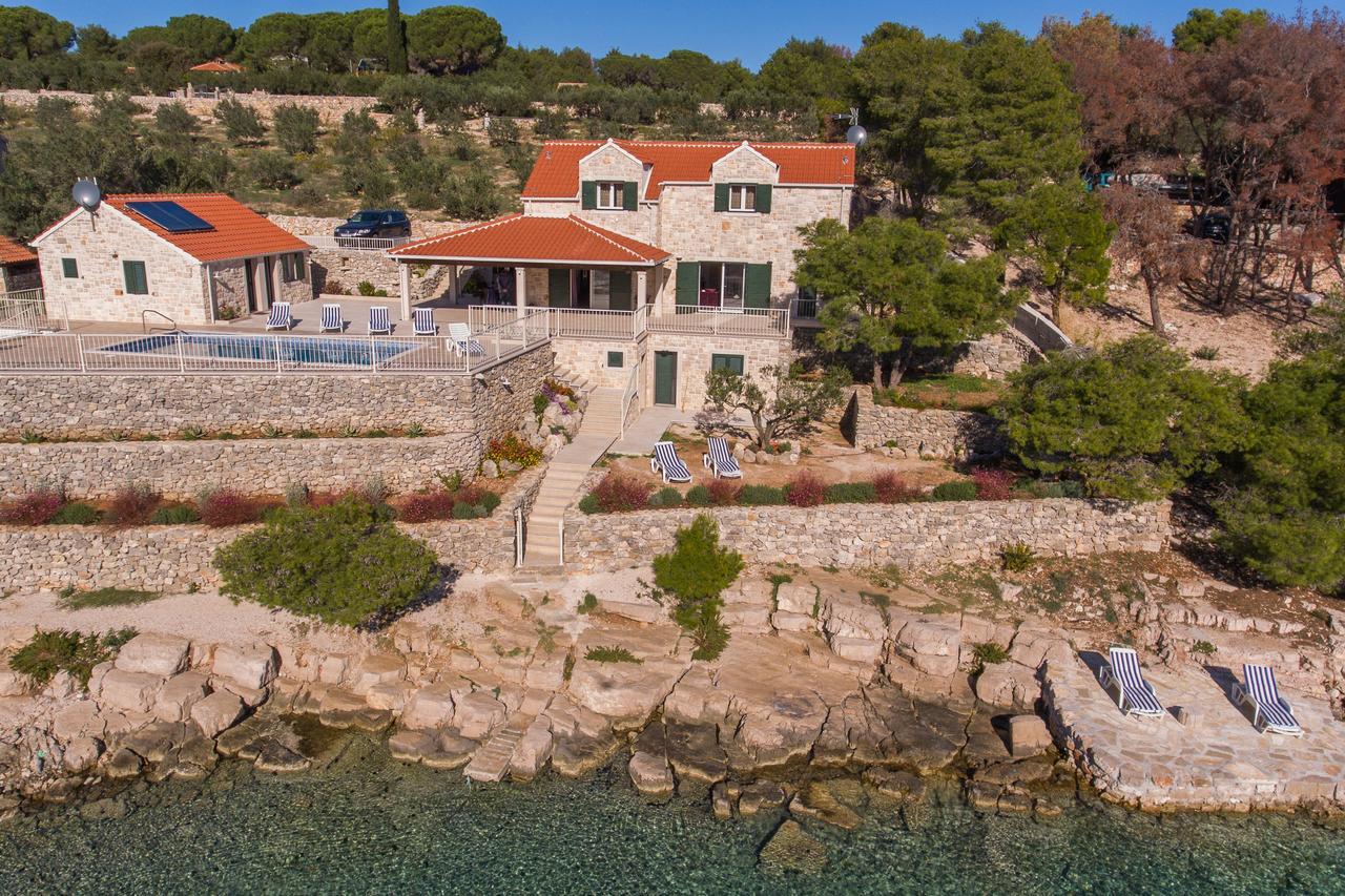 Luxury Villa Kate On Sea With Heated Pool Milna  Exterior photo